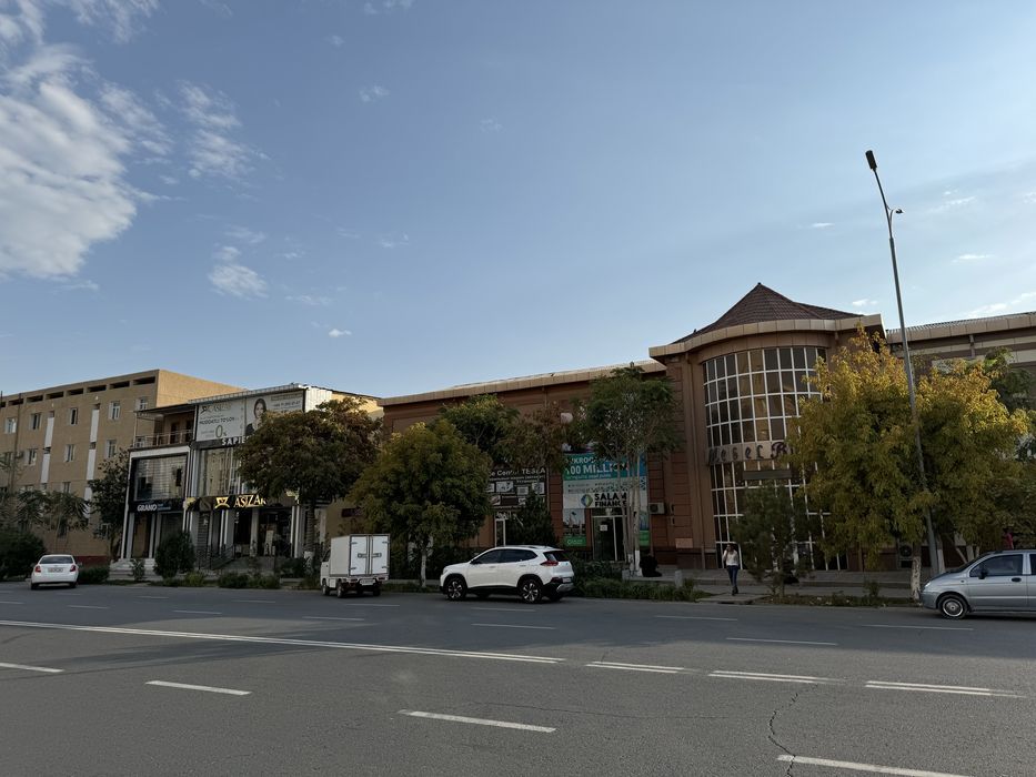 Шахар марказида Нотурар бино ижарага берилади