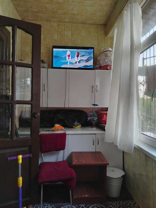 Срочно продаётся 2 х комнатная квартира в 10 микрорайоне