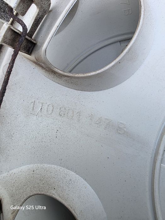 Продавам оригинални тасове 16 цола за VW Фолксваген