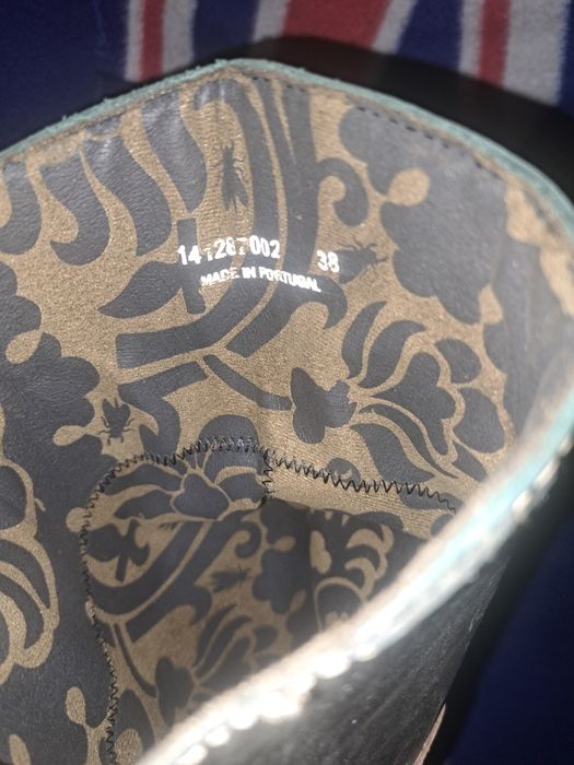 Vand cizme dama piele noi,model deosebit cu fermoar  pe o  parte