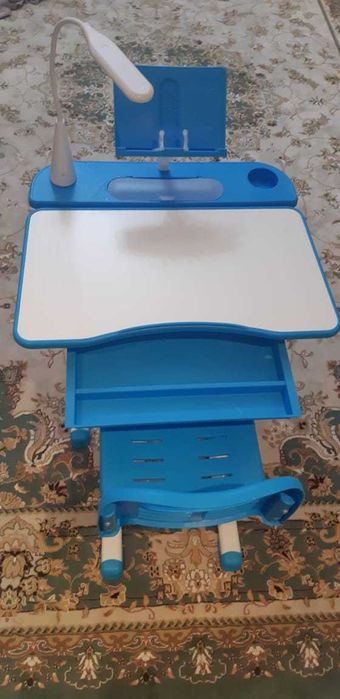 Детский письменный стол со стулом