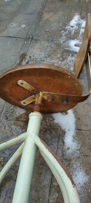 Четирикрако въртящо се столче