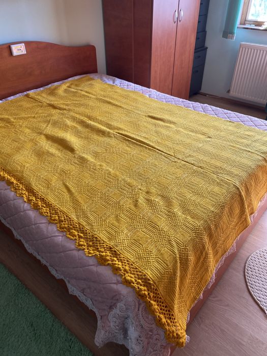 Macate de lana si unul din bumbac , tesute in casa la razboi