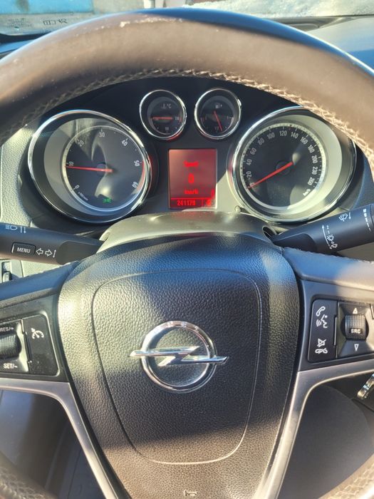 Opel insignia 2.0cdti 160cp opc line