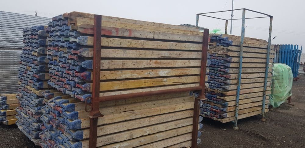 Vindem accesorii cofraje doka, distantieri, montanti, cravate, pene