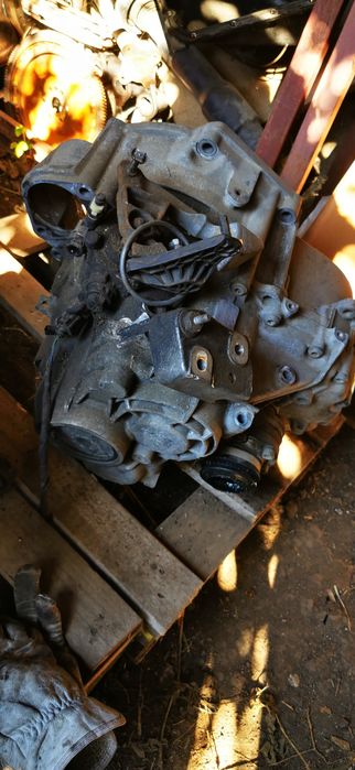 Cutie viteze manuală 6 trepte NFU 2.0 tdi 140cp CFF Passat b7 VW