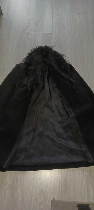 Палто много запазено, за височина 160 см.