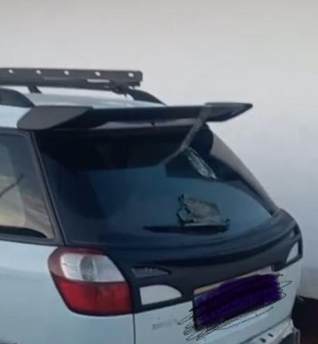 Продам спойлер и накладку