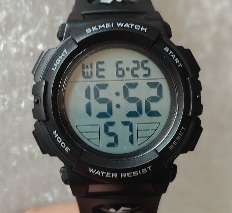 Солиден водоустойчив мъжки спортен часовник SKMEI кварц LED 1025 1258