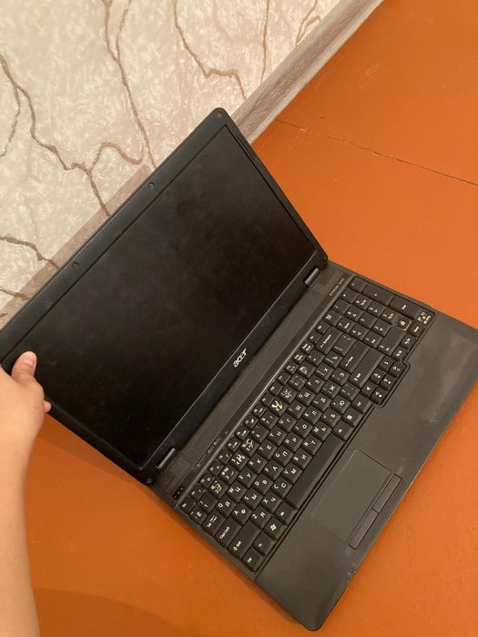 Ноутбук в нерабочем состоянии только для запчасти