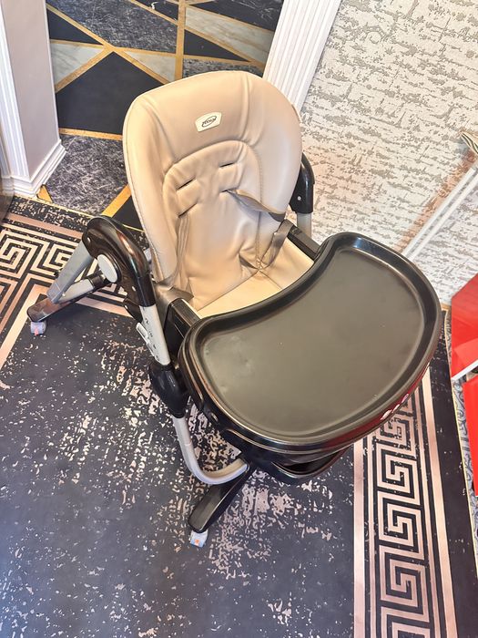 Стульчик для кормления младенцев