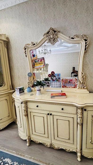 Мебель, гарнитура почти новый.