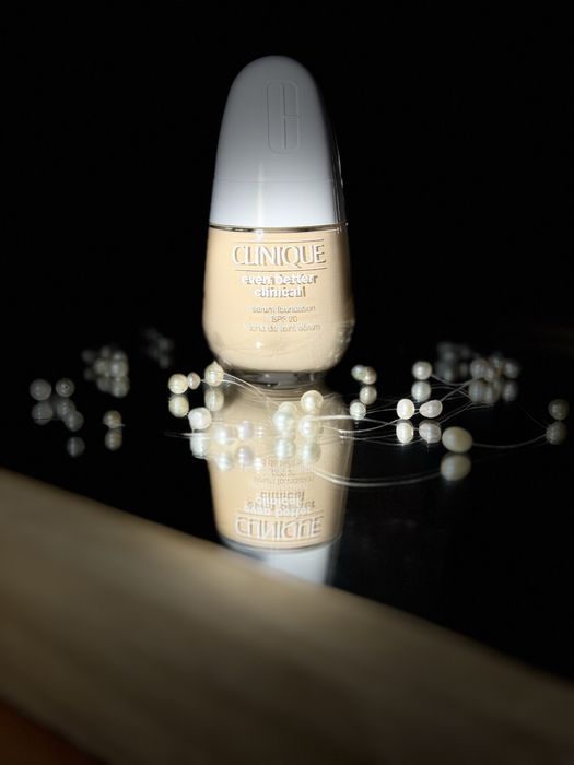 Фондютен на марката CLINIQUE