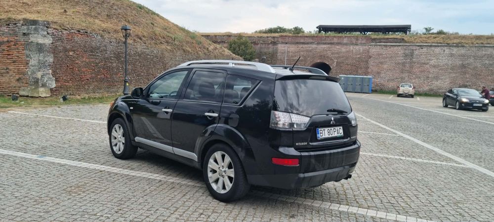 Mitsubishi Outlander 2 Full Full 7 Locuri Se oferă fiscal pe loc