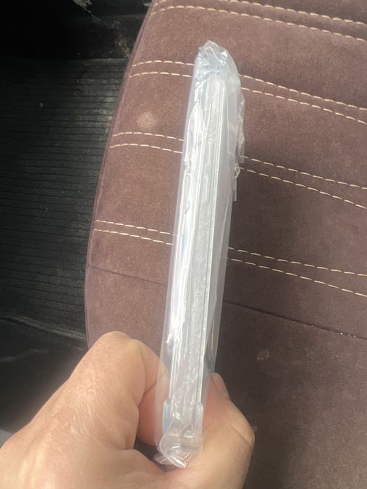 Прозрачный чехол на айфон 13