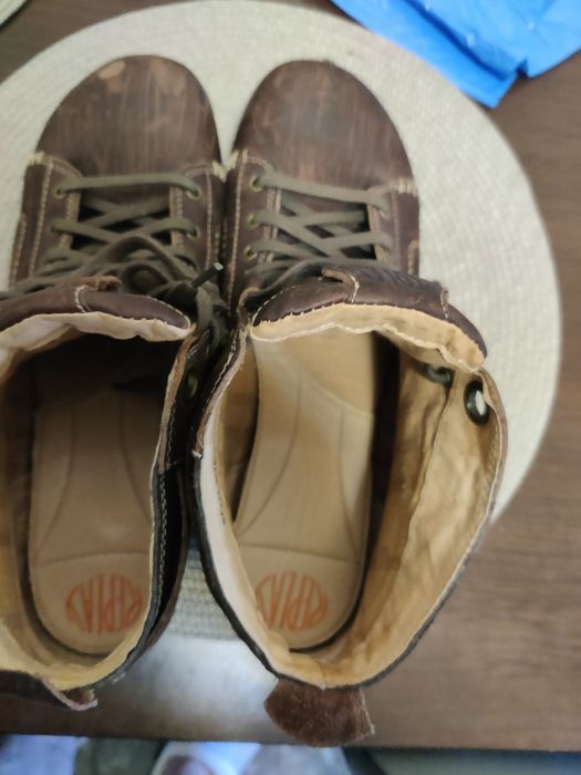 Vând pantofi de piele  45