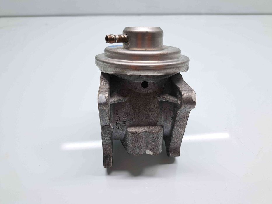 Supapa EGR  Volkswagen Golf 5 (1K1) [Fabr 2004-2008] 038129637D 1.9 TD