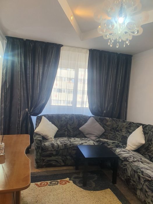 Închiriez garsonieră ultracentral în Alexandria, preferabil firma.