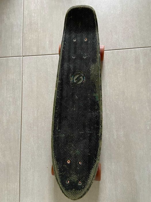 Patine cu role în linie FILA. Masura 39 și skateboard retro
