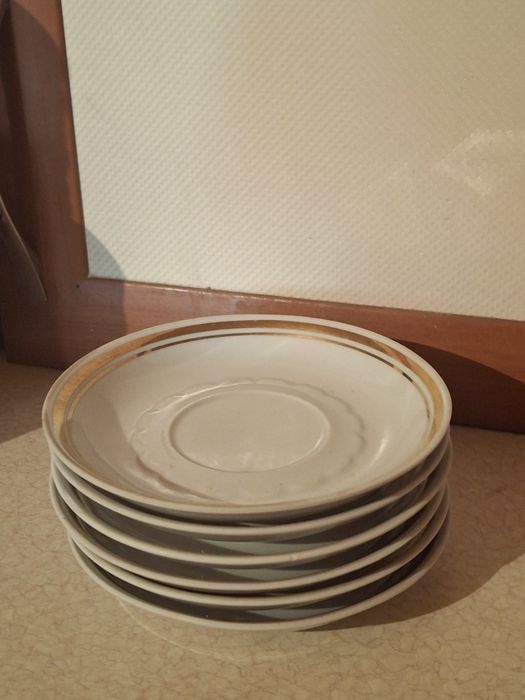 Продам тарелки и блюда