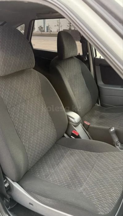 Продам PRIORA хэтчбек