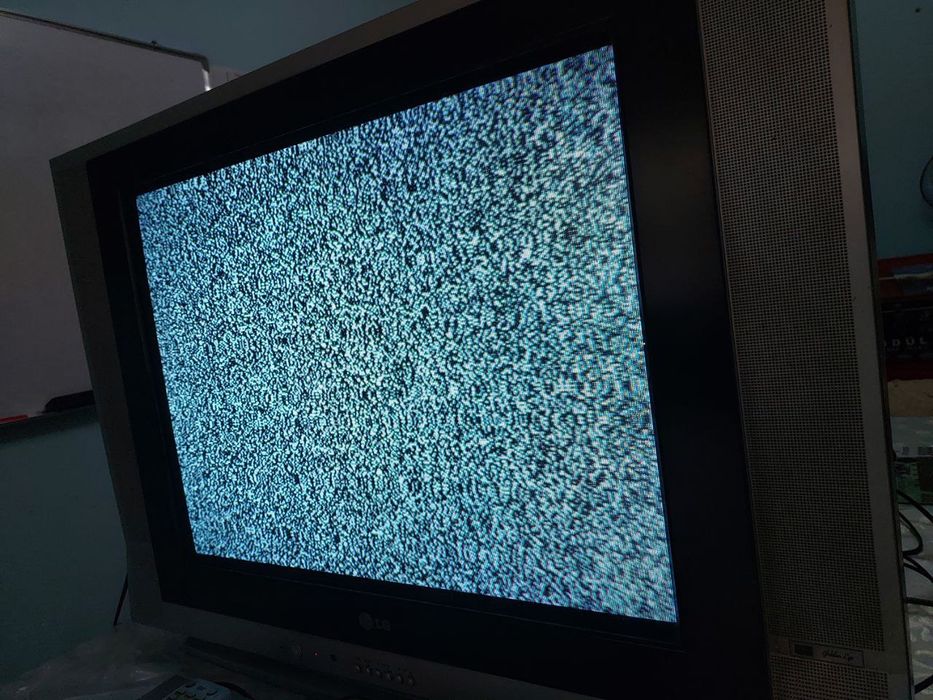 Телевизор сотилади 4та Хар хил размер