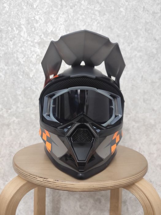 Эндуро шлем в хорошем состоянии