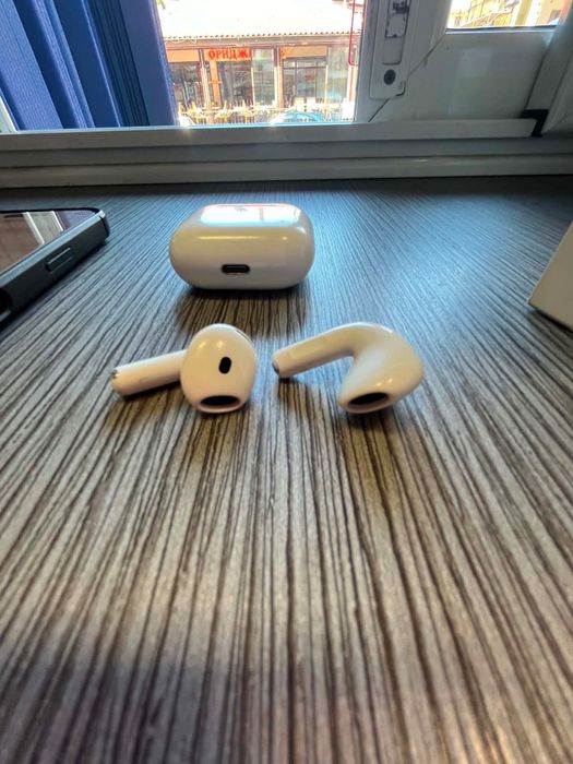 Apple AirPods 4
