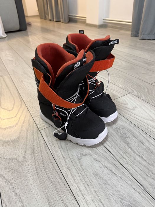 Boots snowboard noi Wedze , Thirtytwo, geci si pantaloni snowboard ski