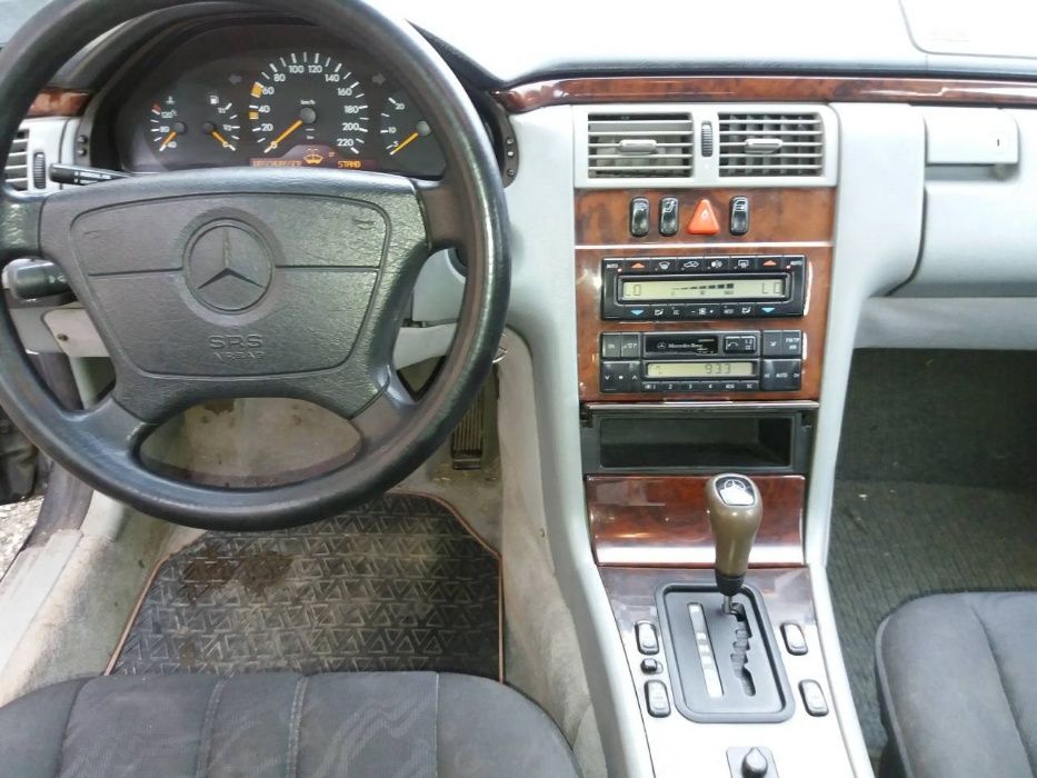 Мерцедес Е 300 95г