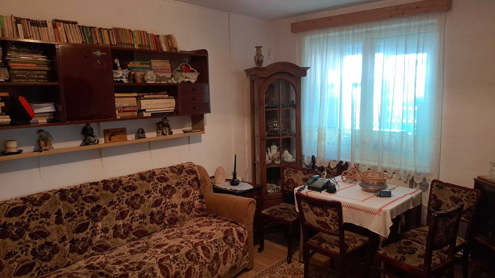 Vand apartament 2 camere Sinaia zona Malul Spitalului