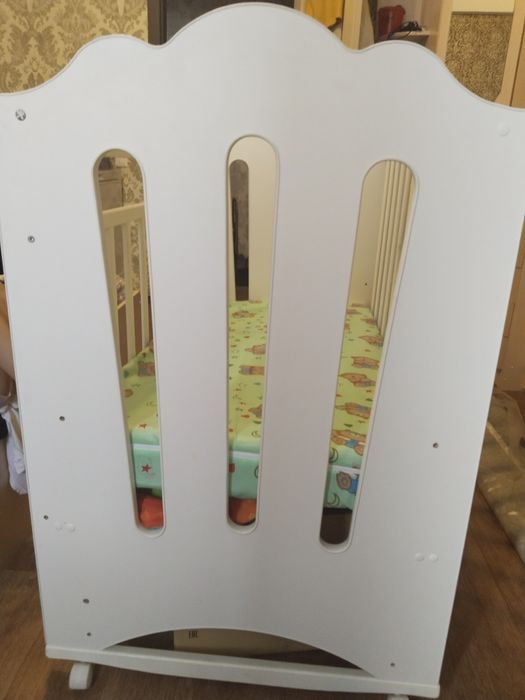 Продам детскую кроватку