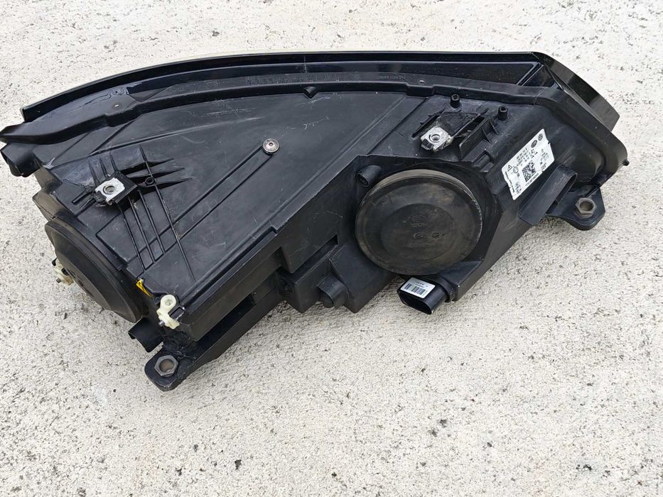Фар за VW Tiguan Xenon LED / ВФ Тигуан Ксенон Лед
