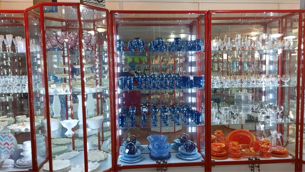 Продам шкафы (витрины)
