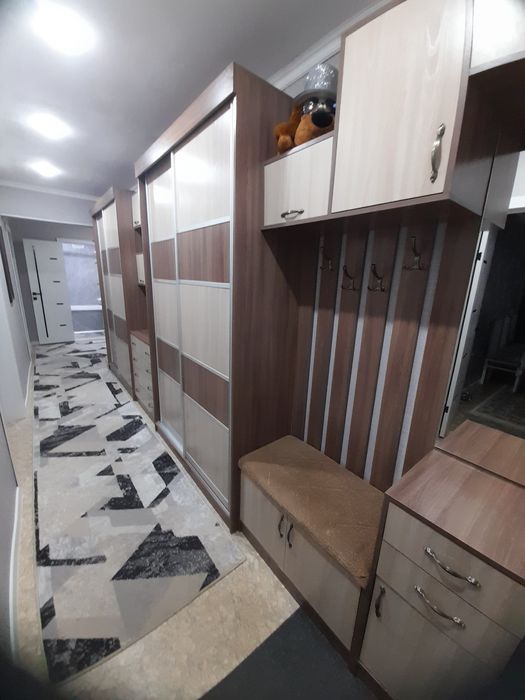 Продам красивую стильную прихожую