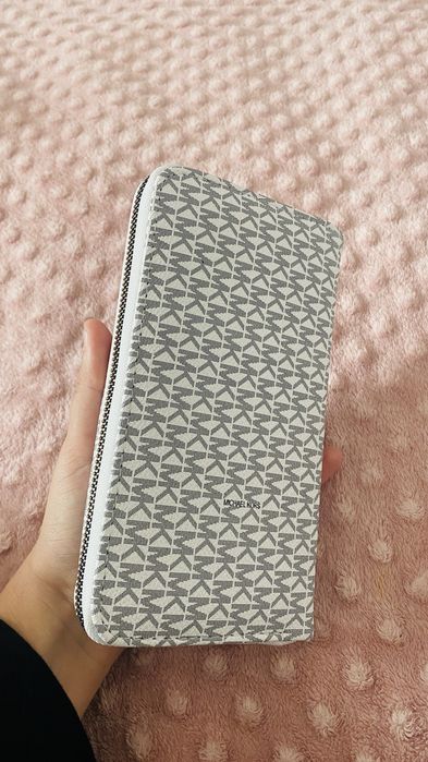 Portofel Michael Kors nou