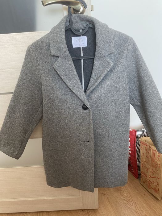 Пальто на девочку ZARA