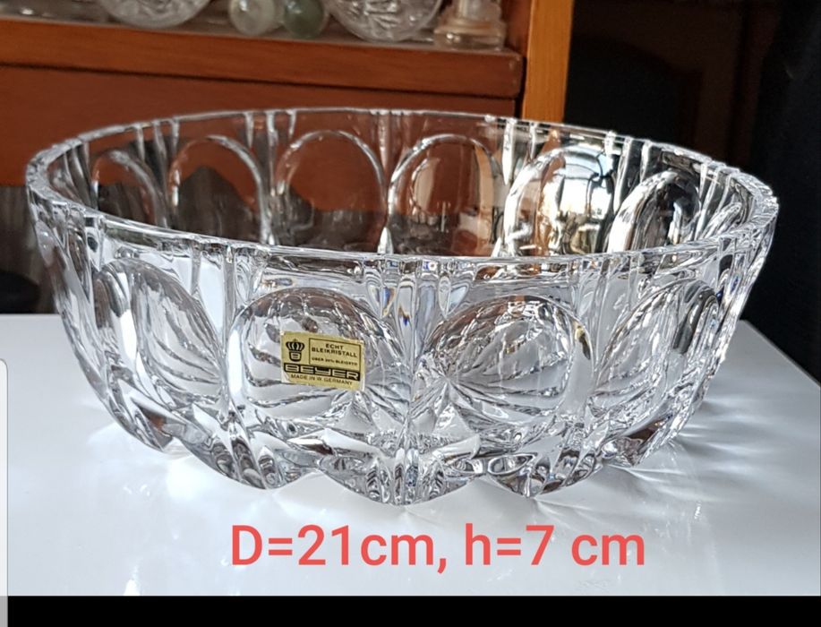 Fructiere din cristal diferite
