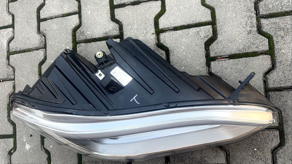 Far dreapta Tesla S Facelifit