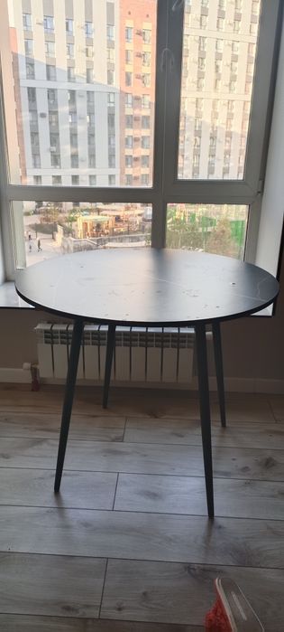 Продам стол круглый