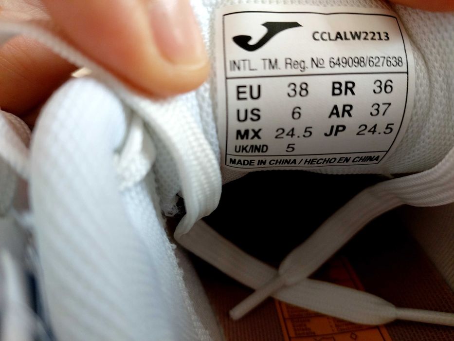 Бели дамски обувки -38 номер