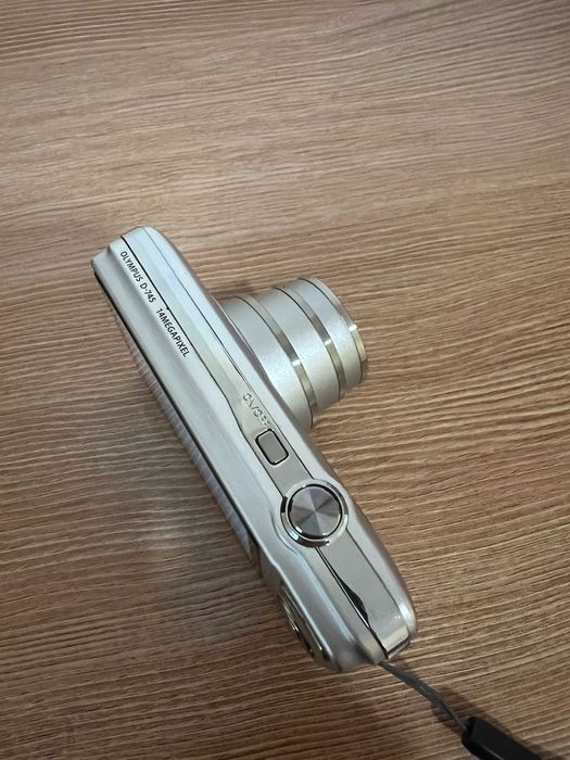 Фотоапарат Olympus 14Mp (+ Подаръци )