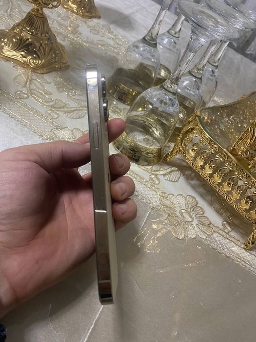 Iphone 14 pro max ideal Gold rangda