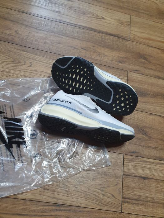 Vând nike zoomx  .