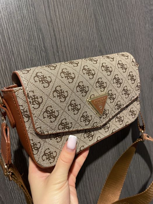 Чанта Guess