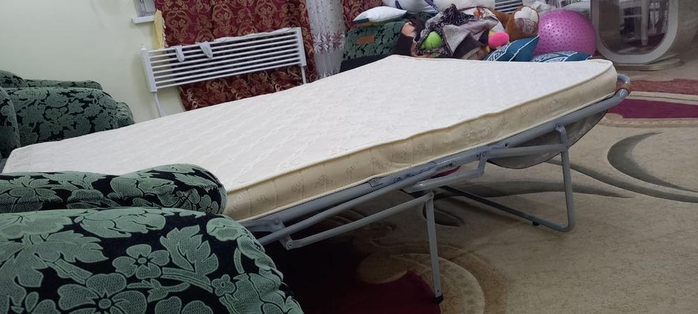 Продам диван в хорошем состоянии