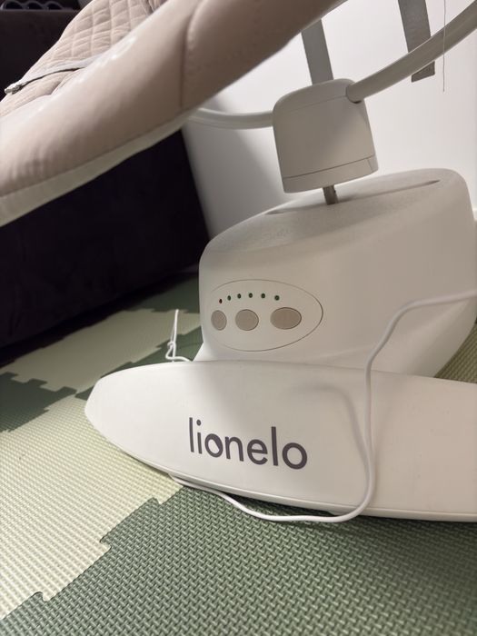 Balansoar bebelusi Lionelo Iris