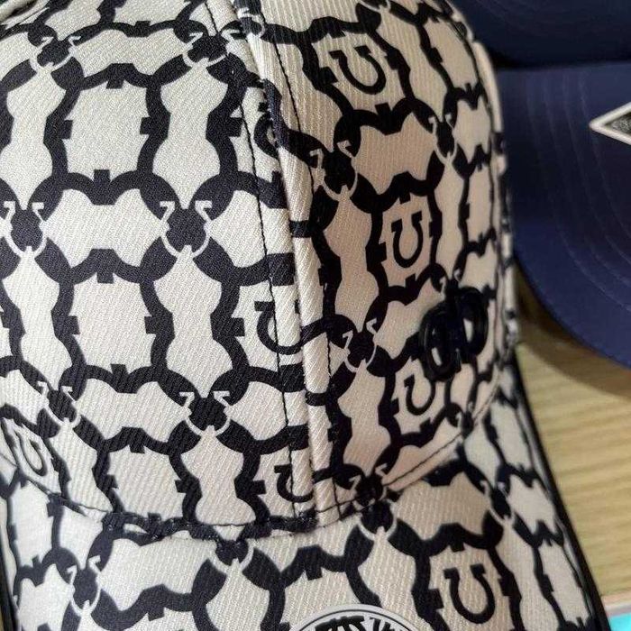 Ferragamo шапка Феррагамо тъмно синьо бяло shapka fashion