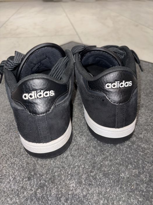 Vand Adidas tapid court low