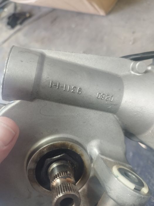 Рейка усилвателToyota auris 2007